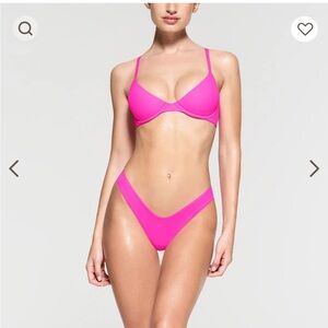 Skims Fits Everybody Plunge Bra Neon Pink nwt